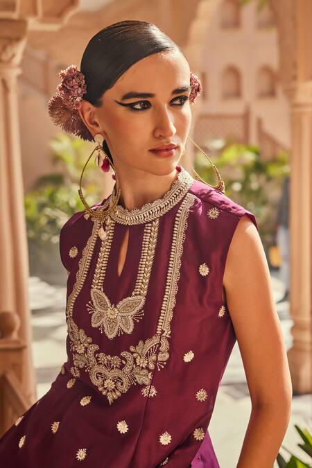 Buy_Anu Pellakuru_Wine Silk Embroidery Keyhole Neck Kurta Set _Online_at_Aza_Fashions