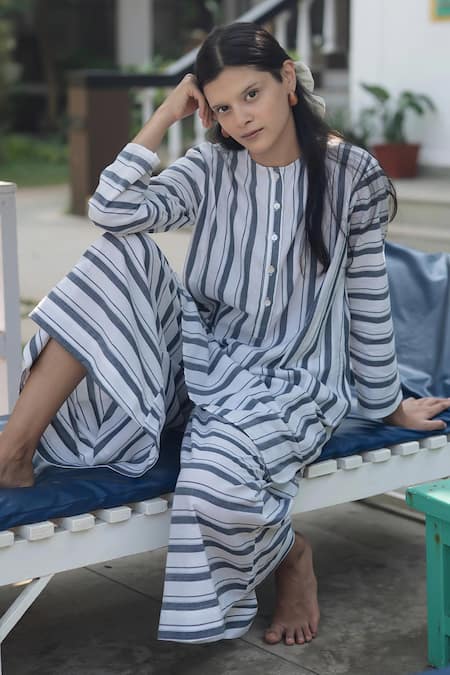 Raas Life_White Cotton Collared Striped Tunic Kurta Set _Online_at_Aza_Fashions