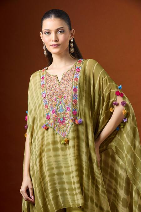 Yoshita Couture_Green Pom-poms V-neck Shibori Pattern Kaftan Set _at_Aza_Fashions