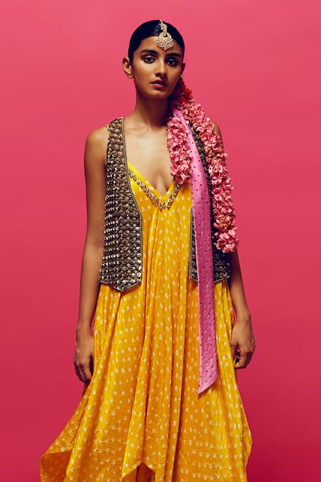 Anushka Khanna Yellow Silk, Crepe Embroidery Plunge Neck, Marigold Hand Kurta Set Online at Aza Fashions Anushka Khanna_Yellow Silk, Crepe Embroidery Plunge Neck, Marigold Hand Kurta Set_Online_at_Aza_Fashions