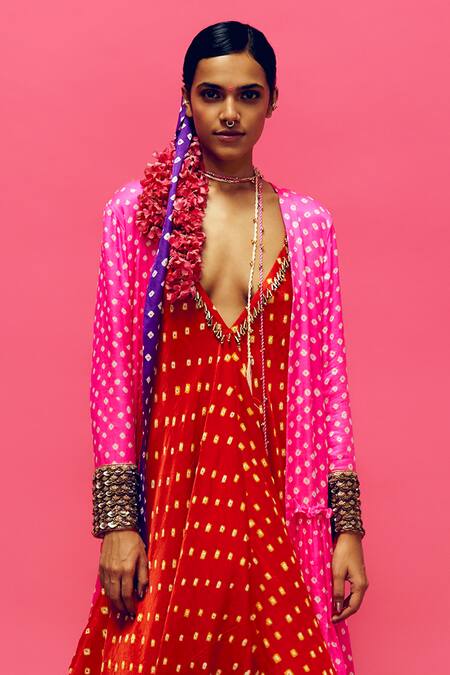 Anushka Khanna_Pink Gingham, Silk Embroidery V-neck Polka Dot Kurta Set_Online_at_Aza_Fashions