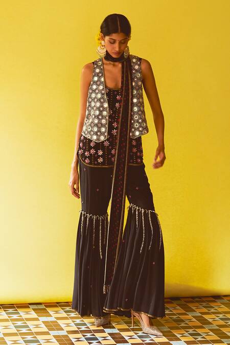 Shop Anushka Khanna Black Silk, Crepe Sequins, Embroidery Round Neck Hand Kurta Set at Aza Fashions Shop_Anushka Khanna_Black Silk, Crepe Sequins, Embroidery Round Neck Hand Kurta Set_at_Aza_Fashions