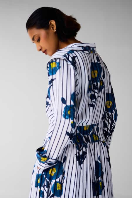 Cotton And Clay White Cotton, Twill Embroidery V-neck, Scoop Floral Print Jacket And Trouser Set at Aza Fashions Cotton And Clay_White Cotton, Twill Embroidery V-neck, Scoop Floral Print Jacket And Trouser Set _at_Aza_Fashions