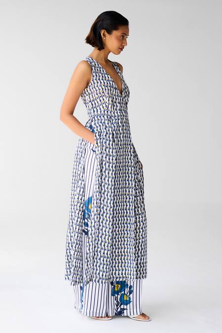 Shop_Cotton And Clay_White Cotton V-neck Printed Kurta And Trouser Set _Online_at_Aza_Fashions