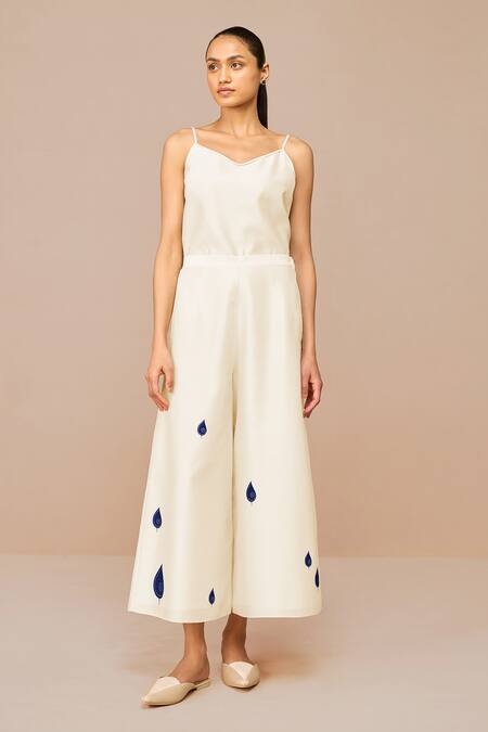 Ampm Ivory Chanderi Embroidery Open Neck Zinnia Throw Set Online at Aza Fashions Ampm_Ivory Chanderi Embroidery Open Neck Zinnia Throw Set _Online_at_Aza_Fashions