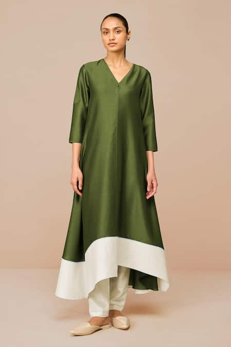 Ampm_Olive Green Chanderi Embroidery V-neck Color Blocked Kurta Set _Online_at_Aza_Fashions