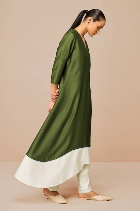 Buy_Ampm_Olive Green Chanderi Embroidery V-neck Color Blocked Kurta Set _Online_at_Aza_Fashions