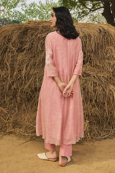 Shop_Vaayu_Pink Muslin Embroidery Round Neck Kurta Set _at_Aza_Fashions