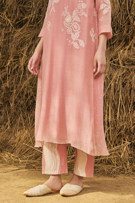 Buy_Vaayu_Pink Muslin Embroidery Round Neck Kurta Set _Online_at_Aza_Fashions