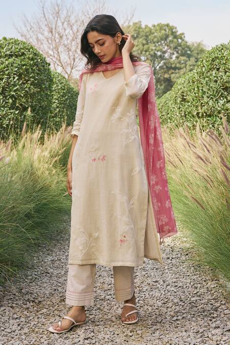 Shop_Vaayu_Beige Muslin Embroidery V-neck And Pink Cotton Kurta Set _Online_at_Aza_Fashions