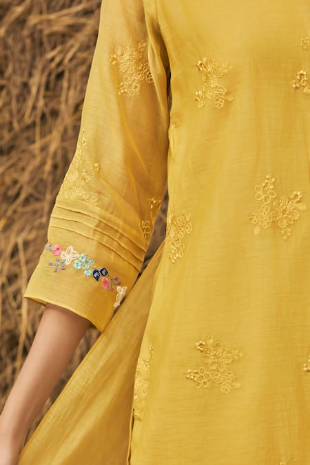 Buy_Vaayu_Yellow Muslin, Cotton Embroidery Round Neck Straight Kurta Set _Online_at_Aza_Fashions