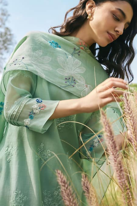 Buy_Vaayu_Green Muslin, Cotton Embroidery Round Neck Kurta Set _Online_at_Aza_Fashions