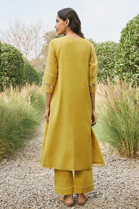 Shop_Vaayu_Yellow Muslin Embroidery Round Neck Kurta And Pant Set _at_Aza_Fashions