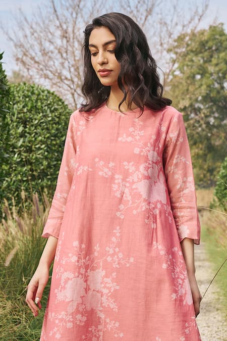 Vaayu_Pink Muslin Round Neck Printed Kurta Set _Online_at_Aza_Fashions