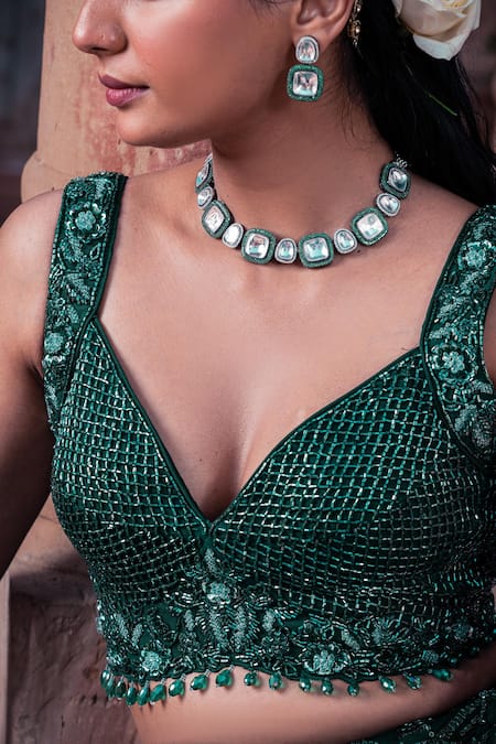 Meenagurnam Green Net Sequins, Embroidery V-neck Emerald Lehenga Set at Aza Fashions Meenagurnam_Green Net Sequins, Embroidery V-neck Emerald Lehenga Set _at_Aza_Fashions