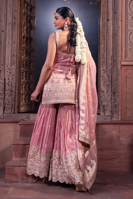 Meenagurnam Embroidered Pink Kurta Set With Dupatta 