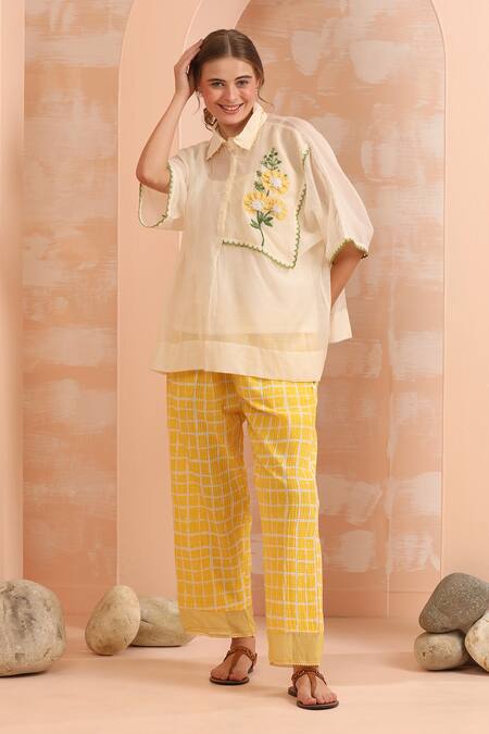 Buy_Dhaari_Off White Handloom Cotton Embroidery Collared Hand Pink Silk Top _Online_at_Aza_Fashions