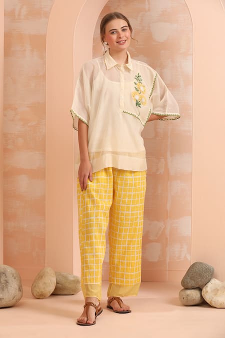 Shop_Dhaari_Off White Handloom Cotton Embroidery Collared Hand Pink Silk Top _Online_at_Aza_Fashions