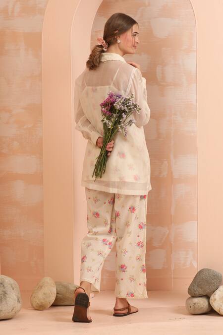 Shop_Dhaari_Off White Cotton, Silk Embroidery Round Neck Hand Painted Pink And Shirt Pant Set _at_Aza_Fashions