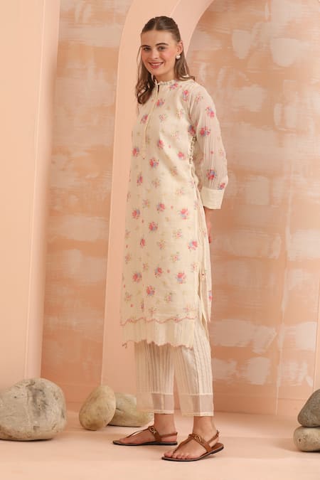 Shop_Dhaari_Pink Handloom Cotton, Silk Embroidery Round Neck Floral Hand Painted Kurta Set _Online_at_Aza_Fashions