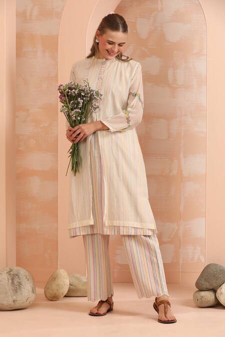 Shop_Dhaari_Pink Handloom Cotton Embroidery Round Neck Handwoven Silk Kurta Set _Online_at_Aza_Fashions