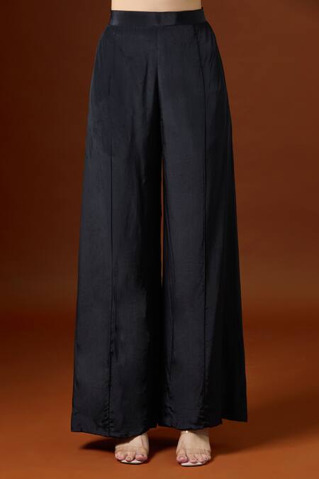 Buy_Yoshita Couture_Black Round Neck Embroidered Kaftan With Pant Set 