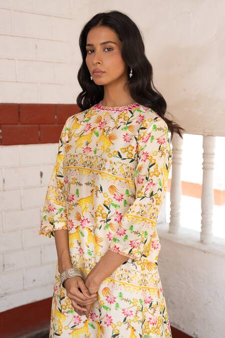 Saksham & Neharicka Yellow Embroidery Round Neck Hand Haringhata Kurta Online at Aza Fashions Saksham & Neharicka_Yellow Embroidery Round Neck Hand Haringhata Kurta _Online_at_Aza_Fashions