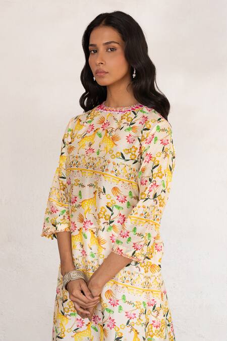 Buy Saksham & Neharicka Yellow Embroidery Round Neck Hand Haringhata Kurta Online at Aza Fashions Buy_Saksham & Neharicka_Yellow Embroidery Round Neck Hand Haringhata Kurta _Online_at_Aza_Fashions