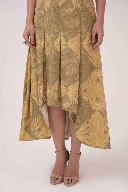 Ruchi Marodia Green Round Neck And Yellow Herringbone Midi Dress at Aza Fashions Ruchi Marodia_Green Round Neck And Yellow Herringbone Midi Dress _at_Aza_Fashions