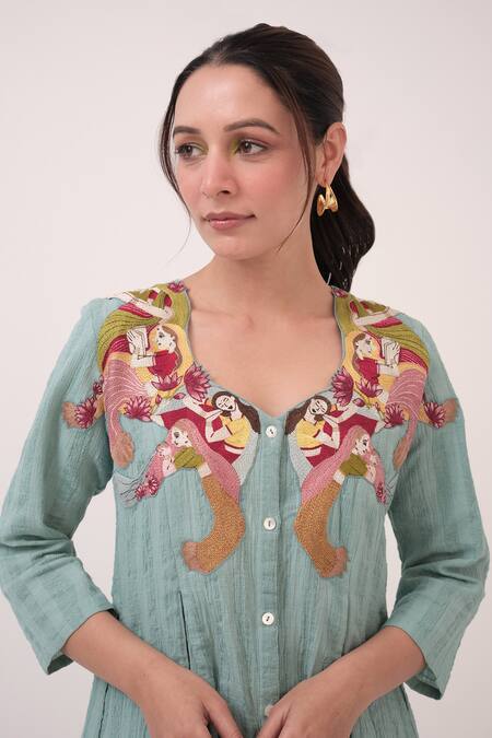 Ruchi Marodia Green Cotton Embroidery V-neck Kurta And Pant Set Online at Aza Fashions Ruchi Marodia_Green Cotton Embroidery V-neck Kurta And Pant Set _Online_at_Aza_Fashions