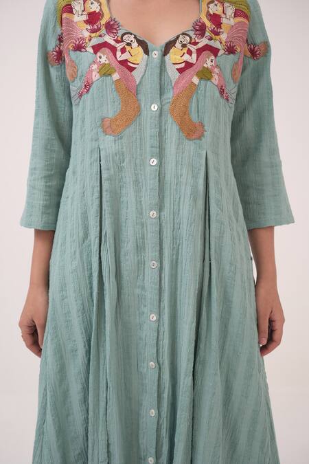 Ruchi Marodia Green Cotton Embroidery V-neck Kurta And Pant Set at Aza Fashions Ruchi Marodia_Green Cotton Embroidery V-neck Kurta And Pant Set _at_Aza_Fashions