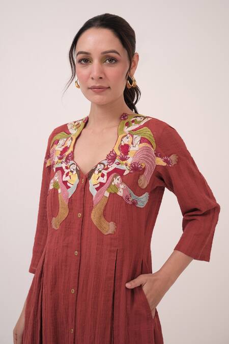 Ruchi Marodia Red Cotton Embroidery V-neck Berry Kurta And Pant Set at Aza Fashions Ruchi Marodia_Red Cotton Embroidery V-neck Berry Kurta And Pant Set _at_Aza_Fashions
