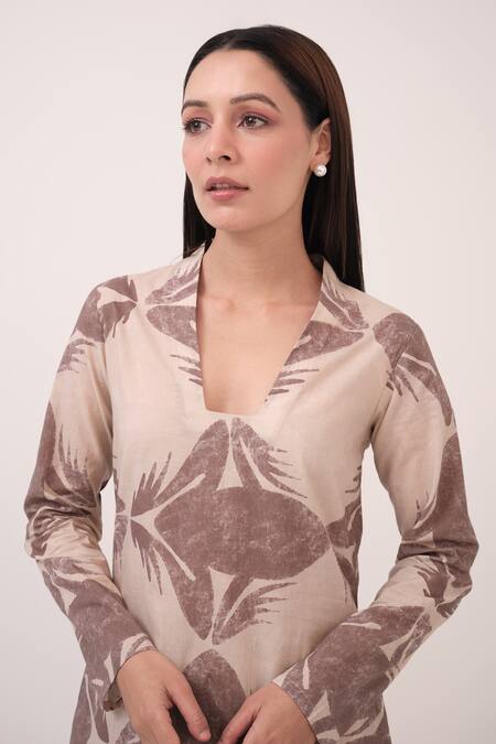 Buy Ruchi Marodia Beige Cotton Split V-neck Printed Kurta Set Online at Aza Fashions Buy_Ruchi Marodia_Beige Cotton Split V-neck Printed Kurta Set _Online_at_Aza_Fashions