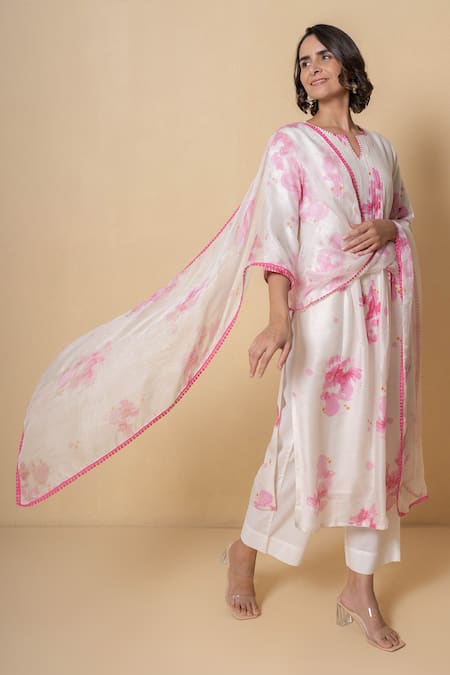Shop_Kameez_White Chanderi, Cotton, Organza Split V-neck Floral Printed Kurta Set _Online_at_Aza_Fashions