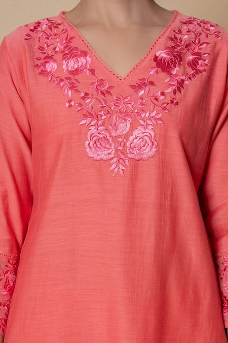 Buy_Kameez_Peach Chanderi, Cotton, Organza Embroidery V-neck Kurta Set _Online_at_Aza_Fashions