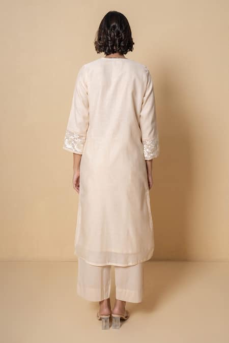 Kameez Embroidered Chanderi Kurta Set 