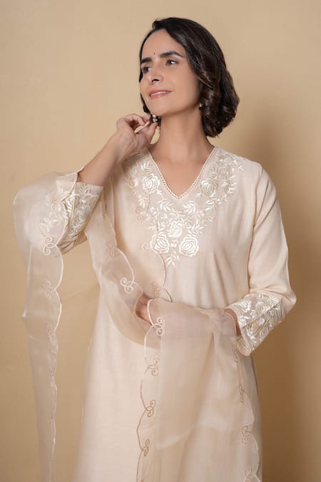 Kameez_Beige Chanderi, Cotton, Organza Embroidery V-neck Kurta Set _Online_at_Aza_Fashions