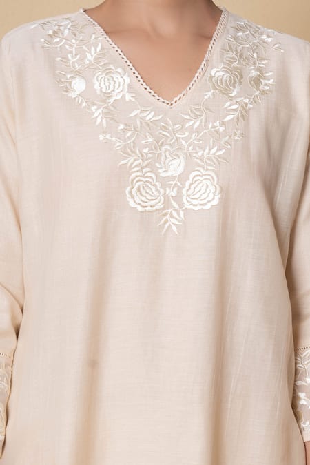 Buy_Kameez_Beige Chanderi, Cotton, Organza Embroidery V-neck Kurta Set _Online_at_Aza_Fashions