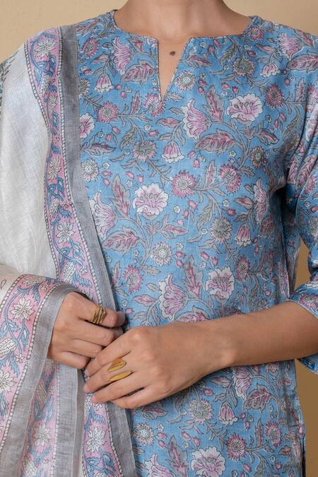 Shop Kameez Blue Tussar Tassels Split V-neck Printed Kurta With Dupatta Online at Aza Fashions Shop_Kameez_Blue Tussar Tassels Split V-neck Printed Kurta With Dupatta _Online_at_Aza_Fashions