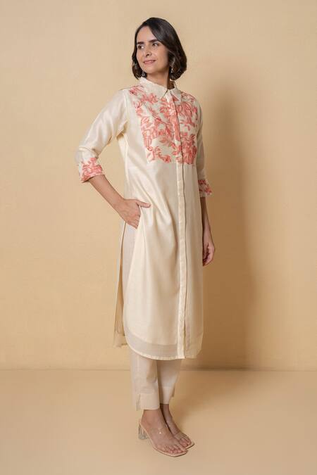 Kameez_Embroidered Ivory Chanderi Kurta Set_Online_at_Aza_Fashions