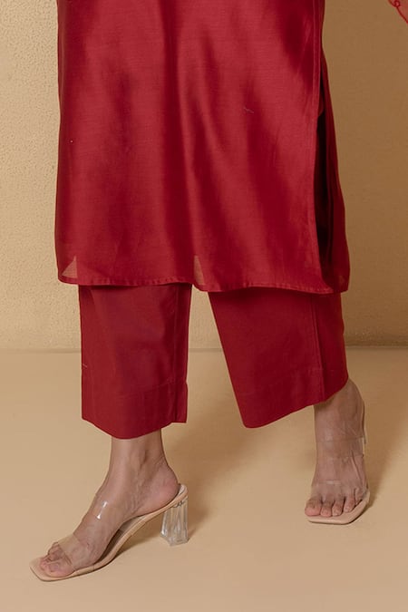 Kameez_Red Chanderi, Cotton, Organza Embroidery Round Neck Kurta Set _Online_at_Aza_Fashions