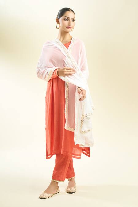 Samyukta Singhania_Embroidered White Chiffon Dupatta_Online_at_Aza_Fashions