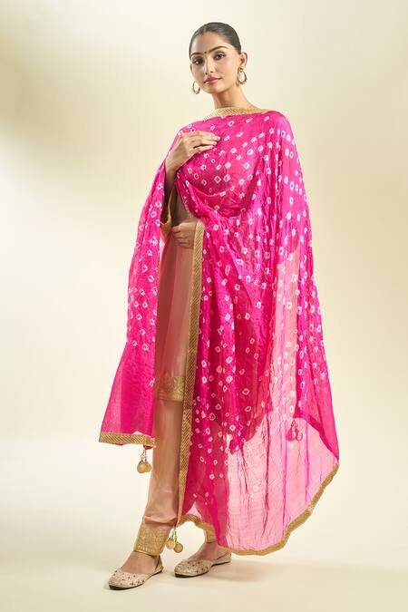Shop Samyukta Singhania Embroidered Pink Silk Blend Bandhani Print Dupatta Online at Aza Fashions Shop_Samyukta Singhania_Embroidered Pink Silk Blend Bandhani Print Dupatta_Online_at_Aza_Fashions