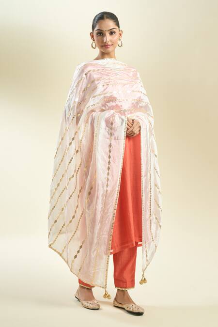 Shop Samyukta Singhania White Embroidered Silk Blend Dupatta at Aza Fashions Shop_Samyukta Singhania_White Embroidered Silk Blend Dupatta_at_Aza_Fashions