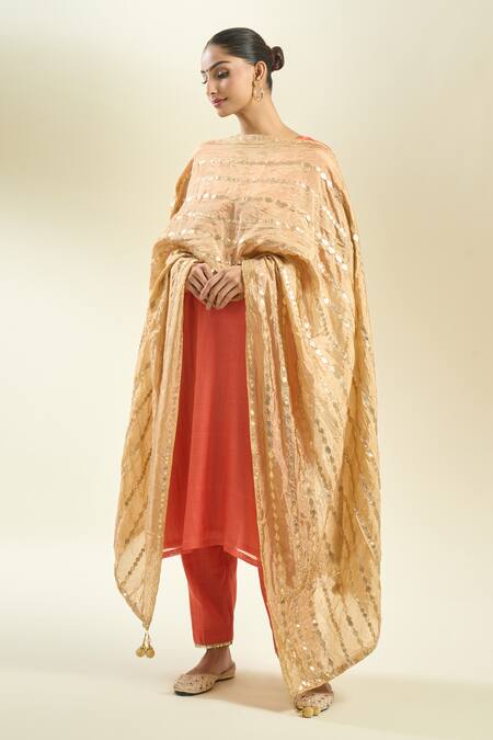 Buy_Samyukta Singhania_Fawn Gold Silk Blend Dupatta_Online_at_Aza_Fashions