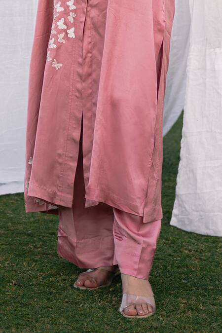 Buy Daljit Sudan Pink Satin Embroidery Collared Salmon Kurta Set Online at Aza Fashions Buy_Daljit Sudan_Pink Satin Embroidery Collared Salmon Kurta Set _Online_at_Aza_Fashions