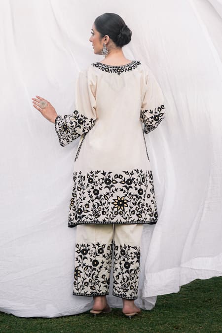 Shop_Daljit Sudan_Beige Handloom Cotton Embroidery V-neck Phiran Kurta And Pant Set _at_Aza_Fashions