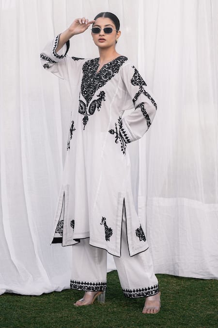 Shop_Daljit Sudan_White Cotton Embroidery V-neck Designer Phiran Kurta Set _Online_at_Aza_Fashions