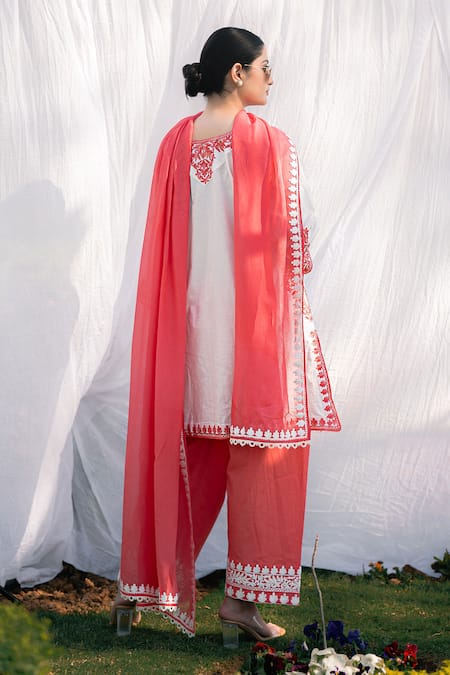 Shop_Daljit Sudan_Off White Cotton, Linen, Organza Embroidery V-neck Kurta Set _at_Aza_Fashions