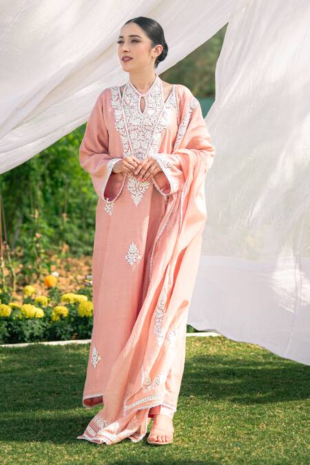 Buy_Daljit Sudan_Pink Silk, Chanderi Embroidery Split V-neck Pastel Kurta Set _Online_at_Aza_Fashions